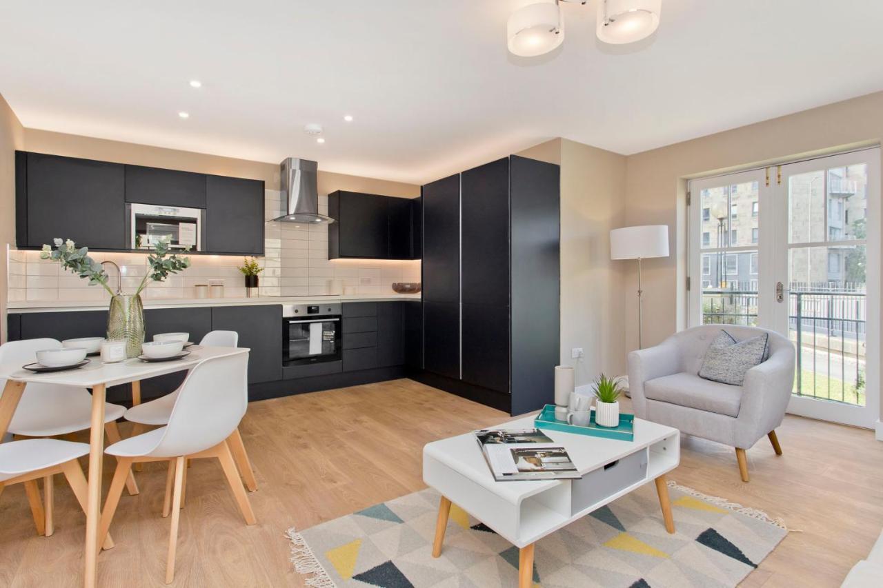 Modern City Centre 2 Bedroom 2 Bathroom Apartments, Main Door Ground With Private Parking EDI Buitenkant foto