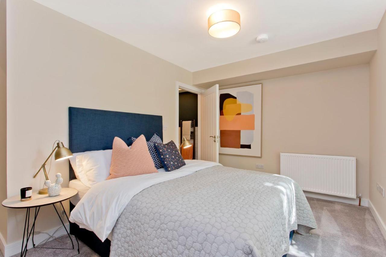 Modern City Centre 2 Bedroom 2 Bathroom Apartments, Main Door Ground With Private Parking EDI Buitenkant foto